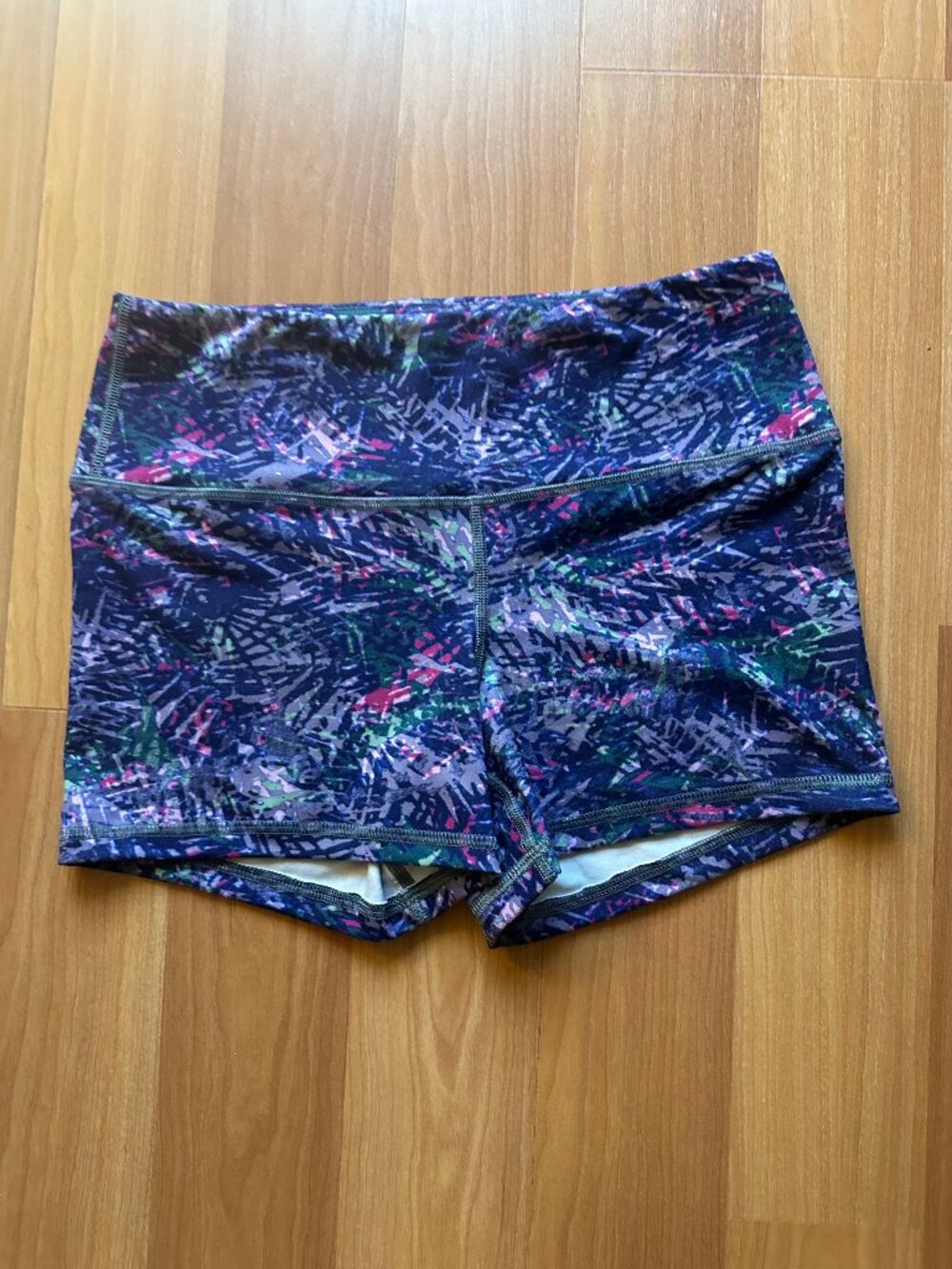 FLEO Shorts – Electric Purple Abstract Print – Size M